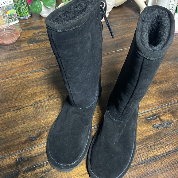 BearPaw Women's Black Reverse Lace-up Boots NWT - Picture 12 of 16